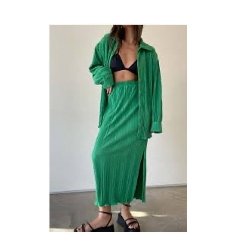 Et Clet 2 PCS Pleaded Green Outfit Top Shirt Bottom Skirt Small